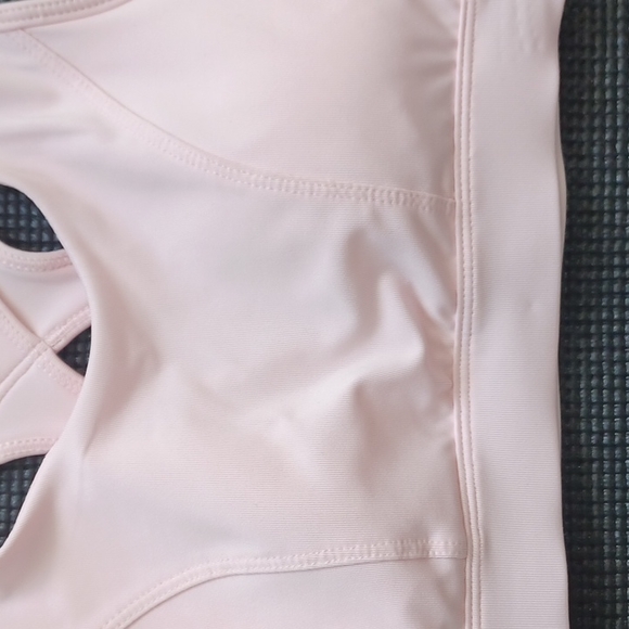 XS Tek Gear pink wicking, stretch fabric, sports workout bra w/ removable cups - Picture 6 of 16